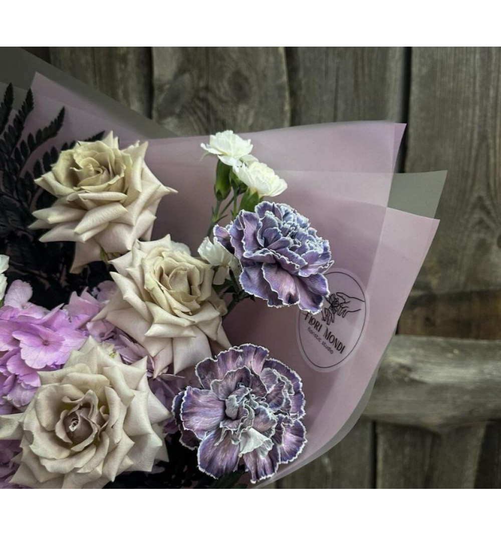 Букет Violet с гортензией и розой